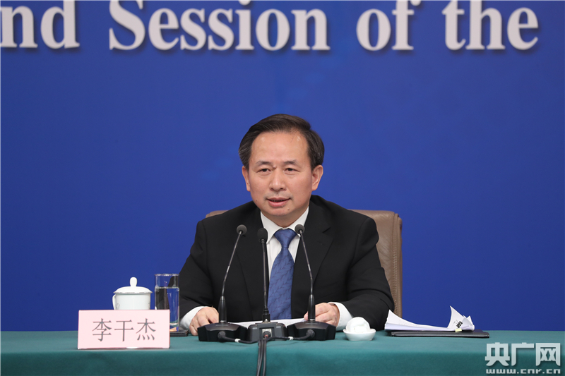 揭秘新任环保部长背后的故事，绿色瑰宝探索之旅启程